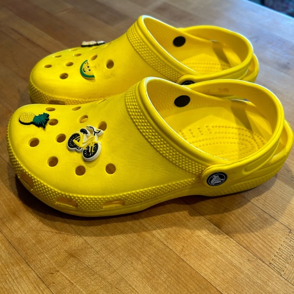 CROCS Yellow Mules & Clogs women’s size 8 - Picture 4 of 9